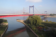 Niederrhein und Ruhrpott
Dazwischen der Rhein …