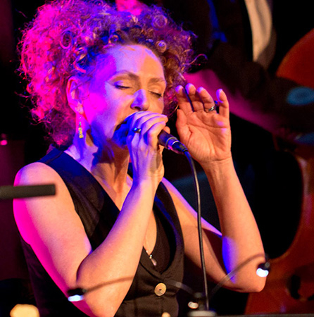 Milli sings „THE LEGEND OF MONK“